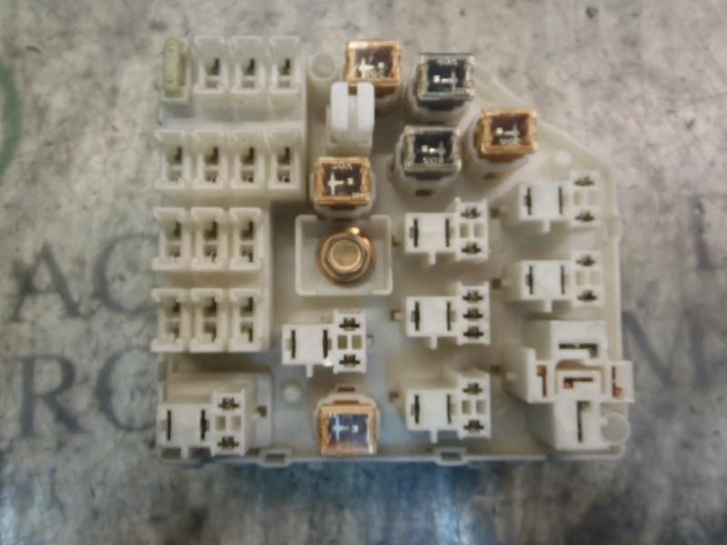 Recambio de caja reles / fusibles para toyota rav 4 (a2) 2.0 luna 4x4 referencia OEM IAM 8272142020  