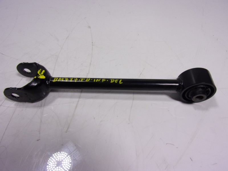 Recambio de brazo suspension inferior trasero derecho para toyota corolla hybrid referencia OEM IAM 4871002090  