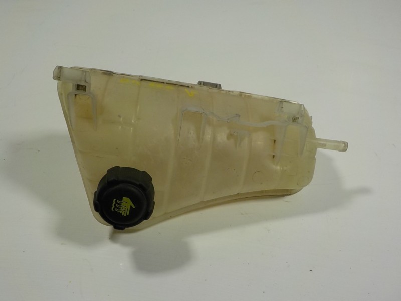 Recambio de deposito expansion para renault kangoo 1.5 dci diesel fap referencia OEM IAM 7701478318 8200455786 