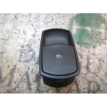 MANDO ELEVALUNAS DELANTERO DERECHO 