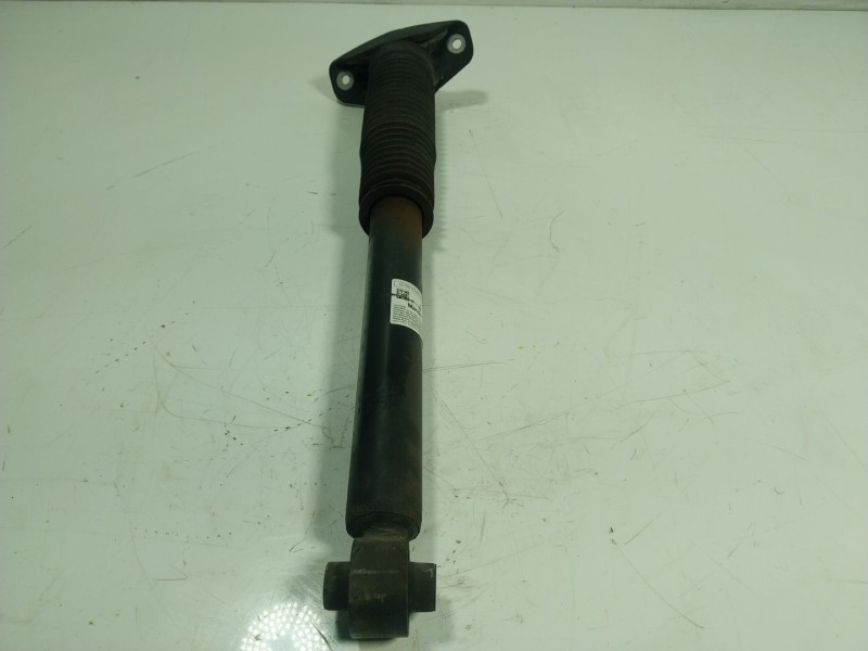 Recambio de amortiguador trasero izquierdo para hyundai tucson (tl, tle) 1.7 crdi referencia OEM IAM 55311D7000  