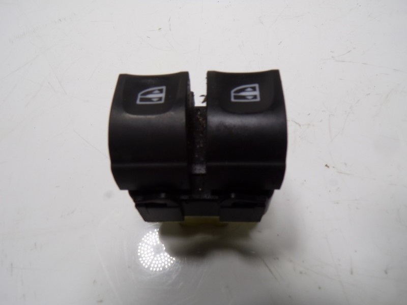 Recambio de mando elevalunas delantero izquierdo para renault clio iv 1.5 dci diesel fap referencia OEM IAM 254118044R 254118044