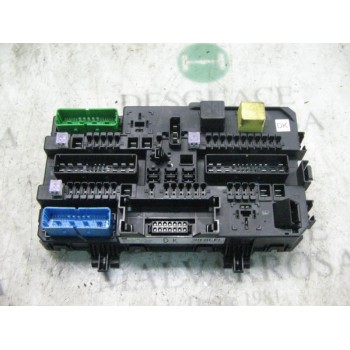 CAJA RELES / FUSIBLES 