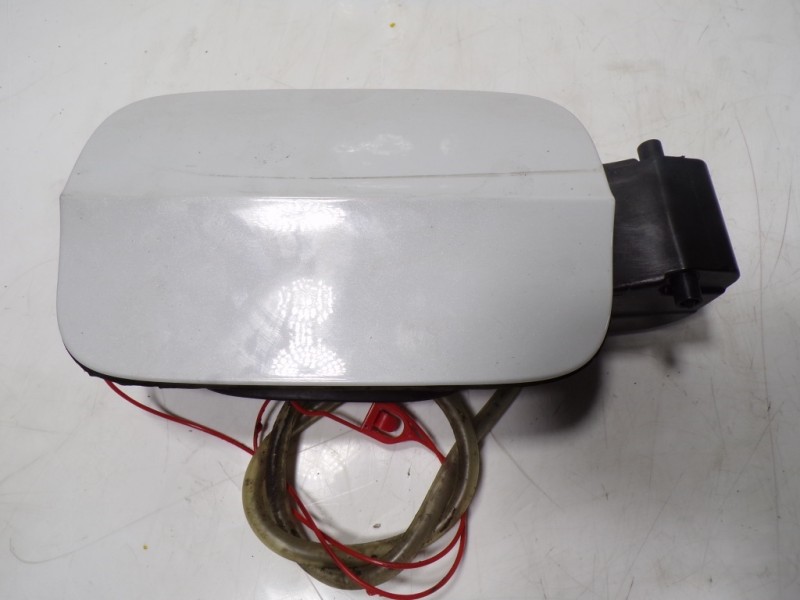 Recambio de tapa combustible para audi a3 (8v) 2.0 16v tdi referencia OEM IAM 8V3809907AGRU 8V3809906 