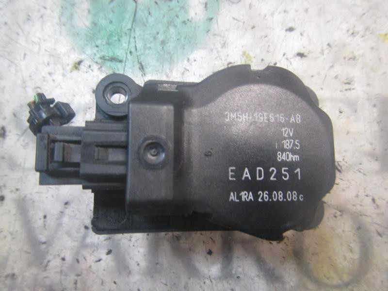 Recambio de motor apertura trampillas climatizador para ford kuga (cbv) trend referencia OEM IAM 1786200  