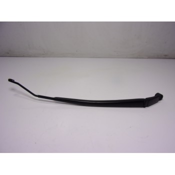 BRAZO LIMPIA DELANTERO DERECHO 852110D290 