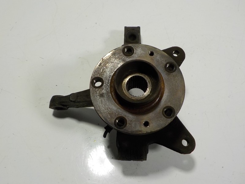 Recambio de mangueta delantera derecha para renault kangoo 1.5 dci diesel cat referencia OEM IAM 8200755590  8200361237