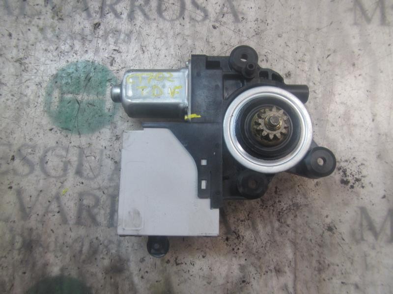 Recambio de motor elevalunas trasero derecho para ford kuga (cbv) trend referencia OEM IAM 1767048 7M5T14B534 