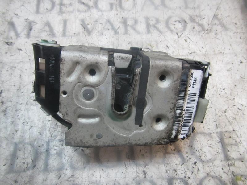 Recambio de cerradura puerta trasera derecha para chrysler jeep compass 2.0 crd cat referencia OEM IAM 4589414AA  