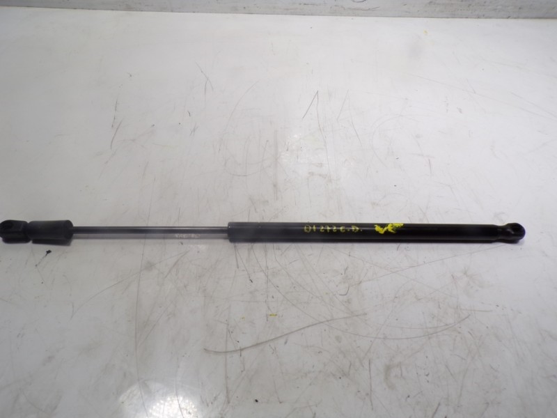 Recambio de amortiguador capot para volkswagen touareg (7la) tdi r5 referencia OEM IAM 7L6823359B  