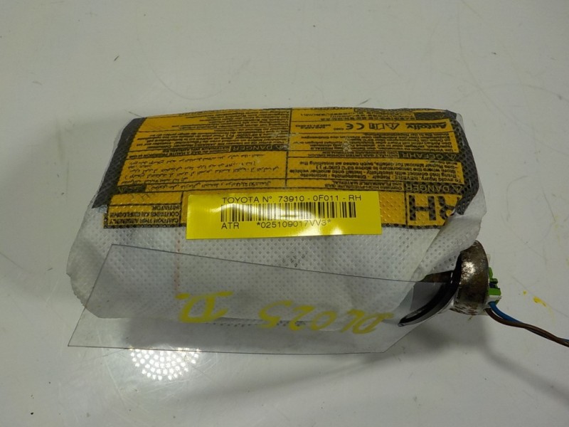 Recambio de airbag lateral delantero derecho para toyota verso 1.6 16v cat referencia OEM IAM  739100F011 