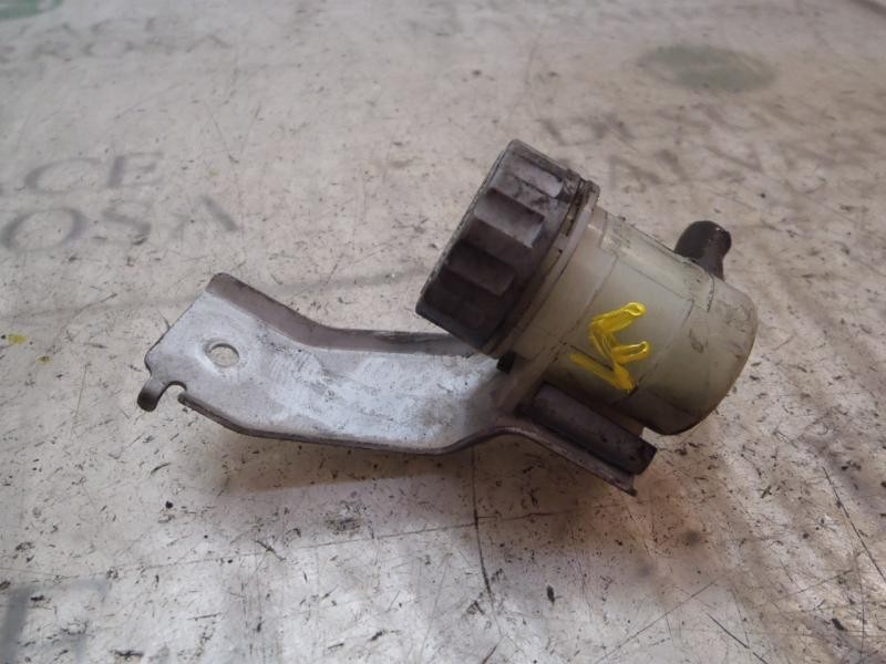 Recambio de deposito servo para honda jazz (gd1/5) 1.4 ls referencia OEM IAM 46965S6A013  