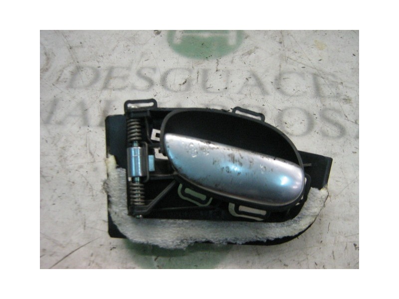 Recambio de maneta interior delantera izquierda para peugeot 206 berlina xr referencia OEM IAM   