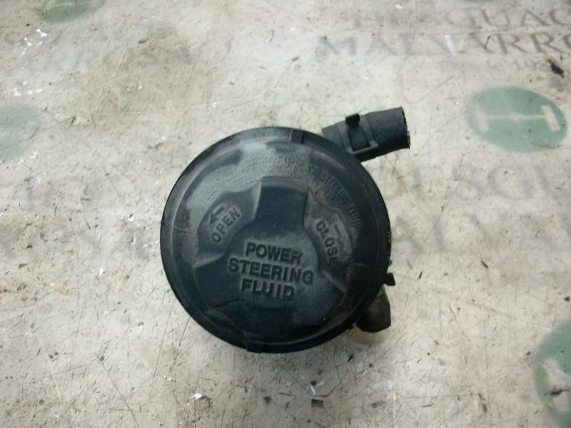 Recambio de deposito servo para hyundai matrix (fc) 1.6 gls referencia OEM IAM 5715017000  