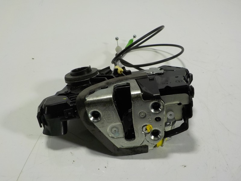 Recambio de cerradura puerta delantera izquierda para toyota verso 1.6 16v cat referencia OEM IAM 6904002211 060117A 