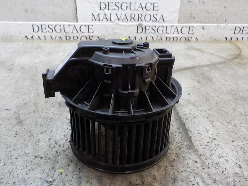 Recambio de motor calefaccion para ford fiesta (ccn) trend referencia OEM IAM 1790329 VP8E2H18456AB 0130115551