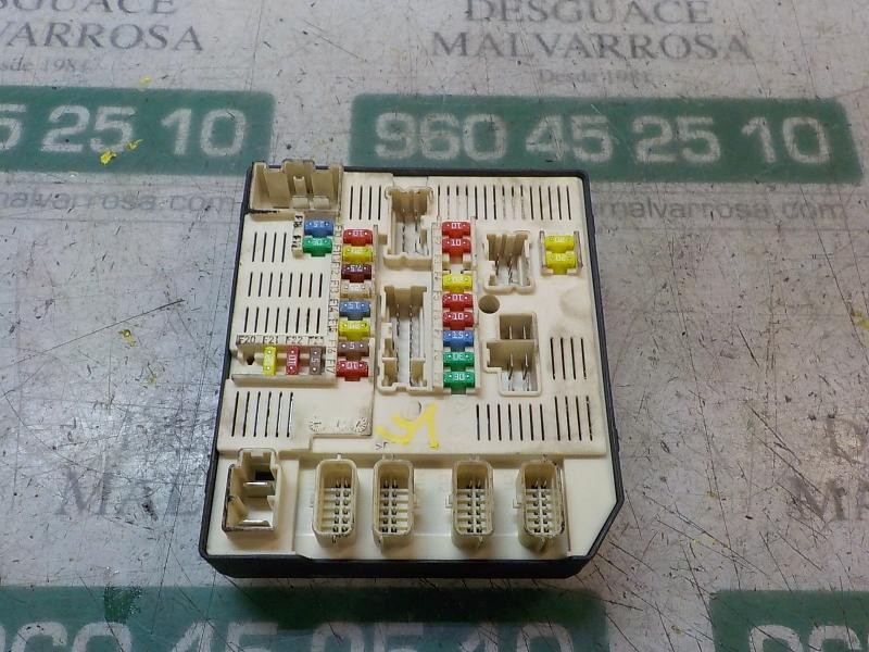 Recambio de caja reles / fusibles para renault megane iii berlina 5 p authentique referencia OEM IAM   
