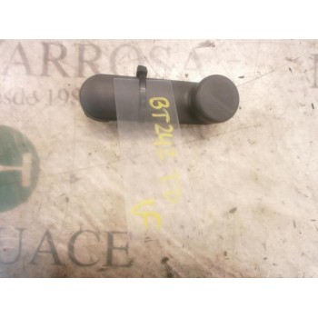 MANETA ELEVALUNAS TRASERA DERECHA 