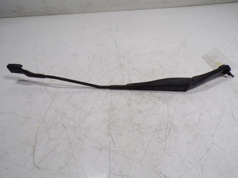 Recambio de brazo limpia delantero izquierdo para fiat 500 l (330) pop star referencia OEM IAM 51883629  