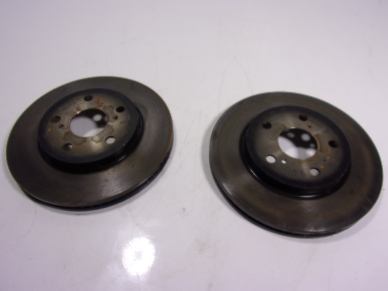 Recambio de disco freno delantero para toyota yaris cross 1.5 vvti 16 v 55 kw referencia OEM IAM 4351202390  