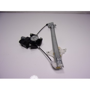 ELEVALUNAS DELANTERO DERECHO 698100D600 857100D540 