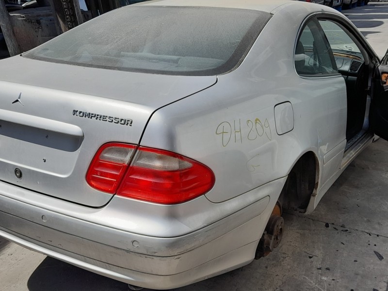 mercedes-benz clase clk (w208) coupe del año 2000