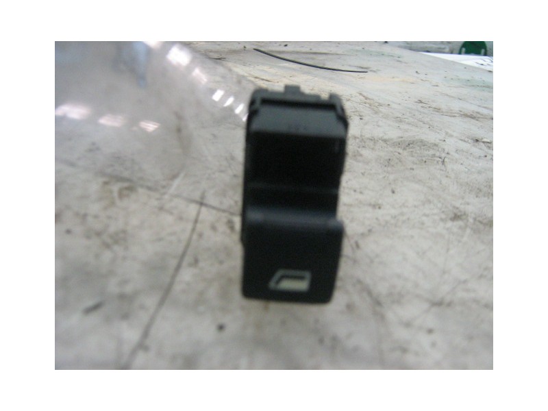 Recambio de mando elevalunas delantero derecho para citroën c3 1.1 collection referencia OEM IAM   