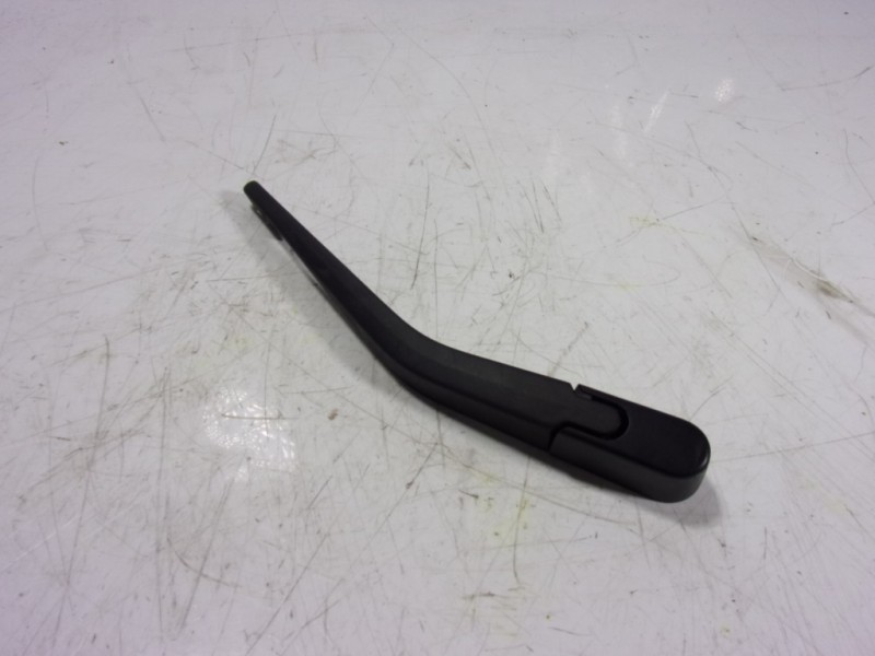 Recambio de brazo limpia trasero para bmw serie 1 lim. (f20) 118i referencia OEM IAM 61617241985  