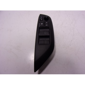 MANDO ELEVALUNAS DELANTERO IZQUIERDO 840400D020 840400D020 