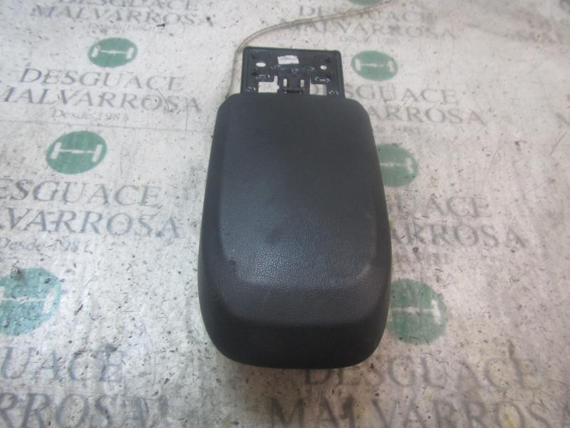 Recambio de apoyabrazos central para ford kuga (cbv) trend referencia OEM IAM 1724355  