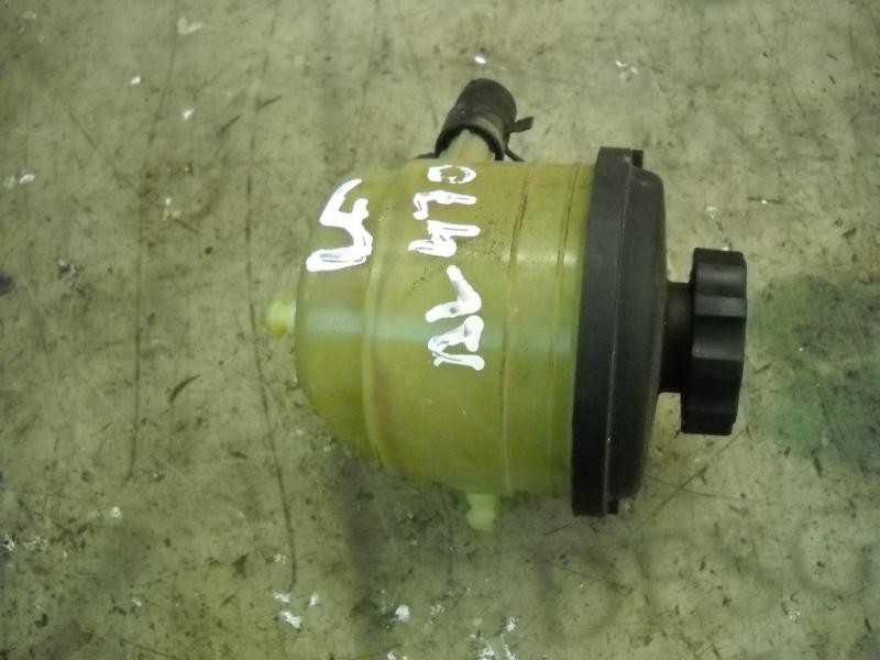 Recambio de deposito servo para hyundai accent (lc) gls crdi referencia OEM IAM 5717625530  