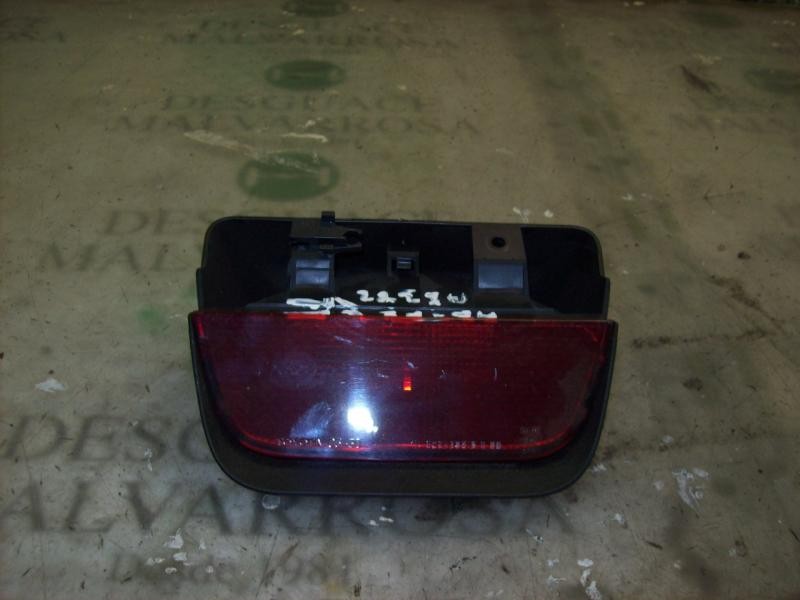 Recambio de piloto trasero central para toyota avensis monovolumen (t22) 2.0 sol referencia OEM IAM 8157005070C0  