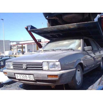 VOLKSWAGEN SANTANA (327)