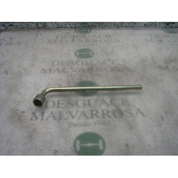 LLAVE RUEDA 