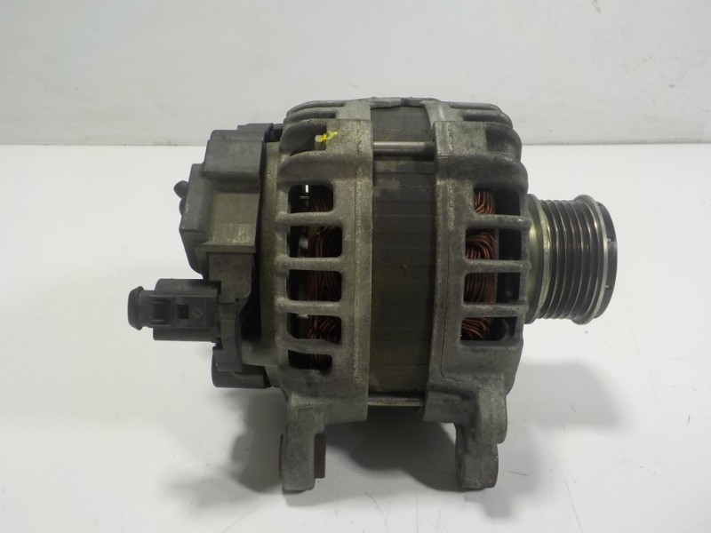 Recambio de alternador para seat ibiza (6p1) 1.4 tdi referencia OEM IAM 04B903023B 04B903023B 