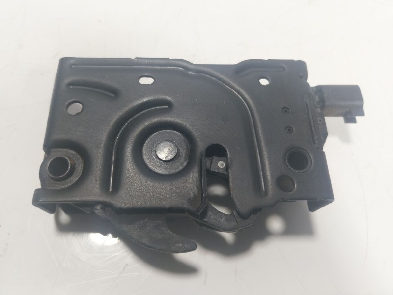 Recambio de cerradura capot para ford kuga st-line x plug-in hybrid referencia OEM IAM 2545946 LJ6A16700AD 