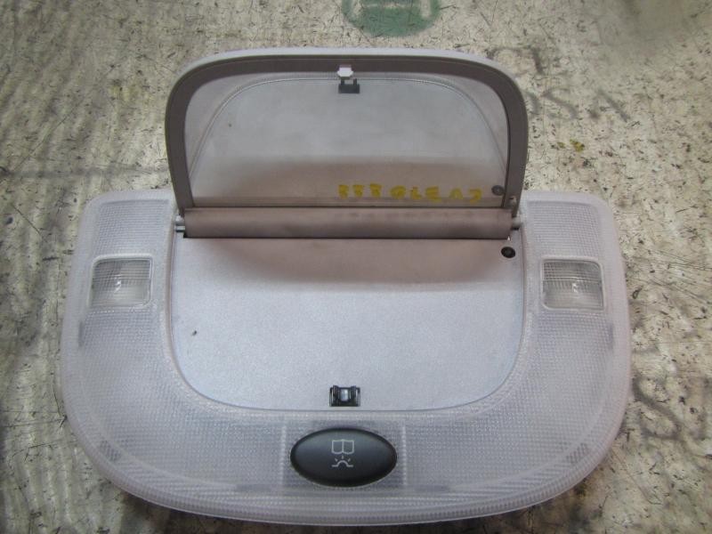 Recambio de piloto interior para mercedes-benz clase s (w220) berlina 500 l (220.175) referencia OEM IAM A22082003017D84  