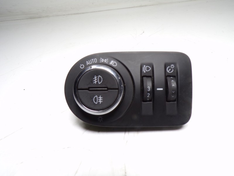Recambio de mando luces para opel corsa e 1.4 referencia OEM IAM 13470446 13470446 