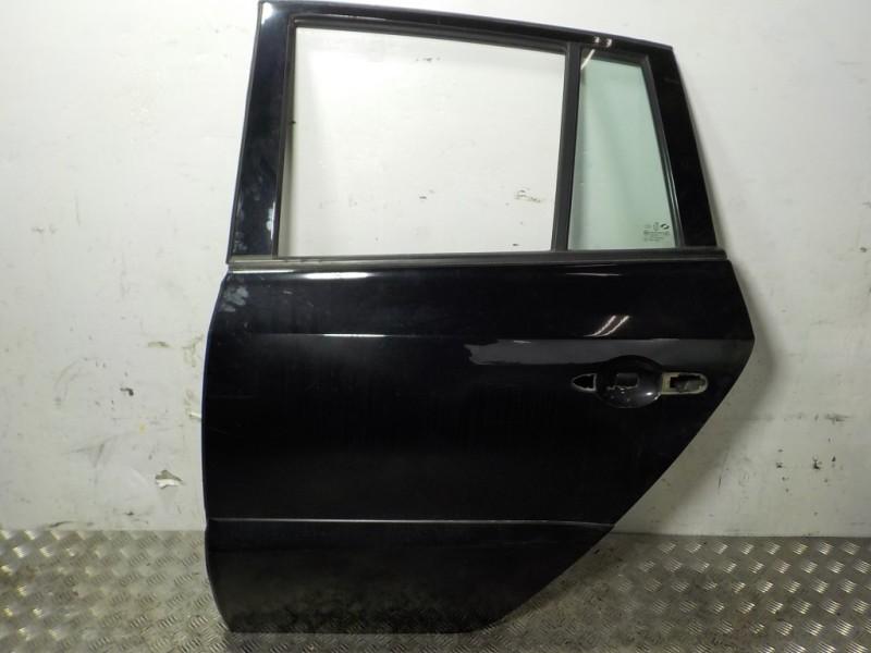 Recambio de puerta trasera izquierda para renault koleos 2.0 dci diesel fap referencia OEM IAM 821010025R  