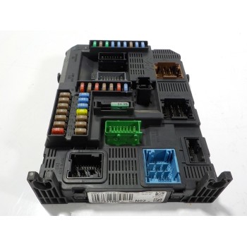 CAJA RELES / FUSIBLES 1611785680 9807531680 22661F01