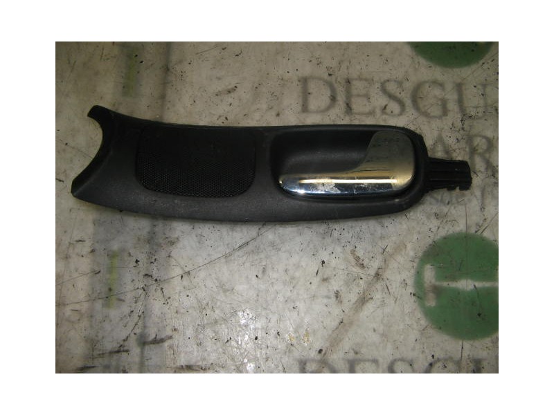Recambio de maneta interior delantera derecha para audi a4 berlina (b5) 2.6 referencia OEM IAM   