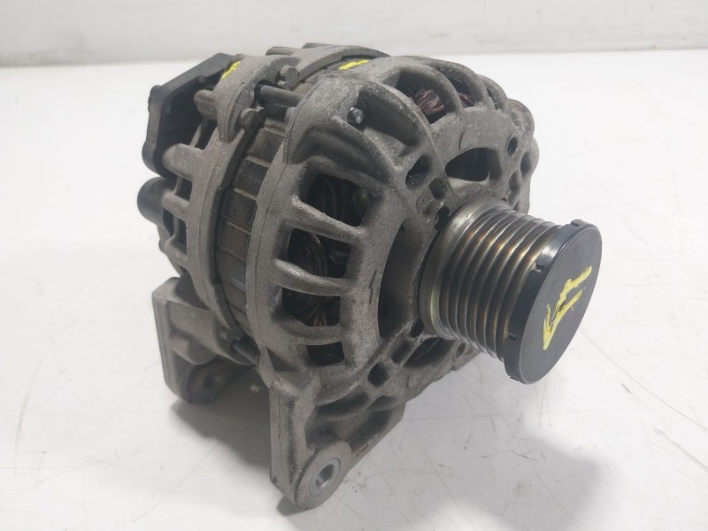 Recambio de alternador para dacia sandero ii 1.0 tce 90 gpf referencia OEM IAM 231002854R  