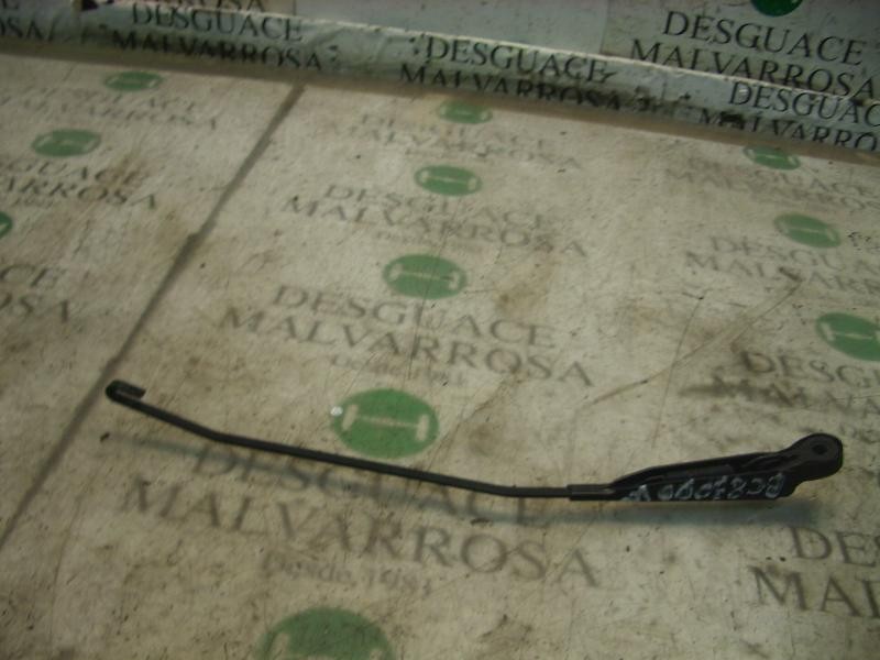 Recambio de brazo limpia delantero derecho para renault kangoo (f/kc0) authentique oasis referencia OEM IAM   
