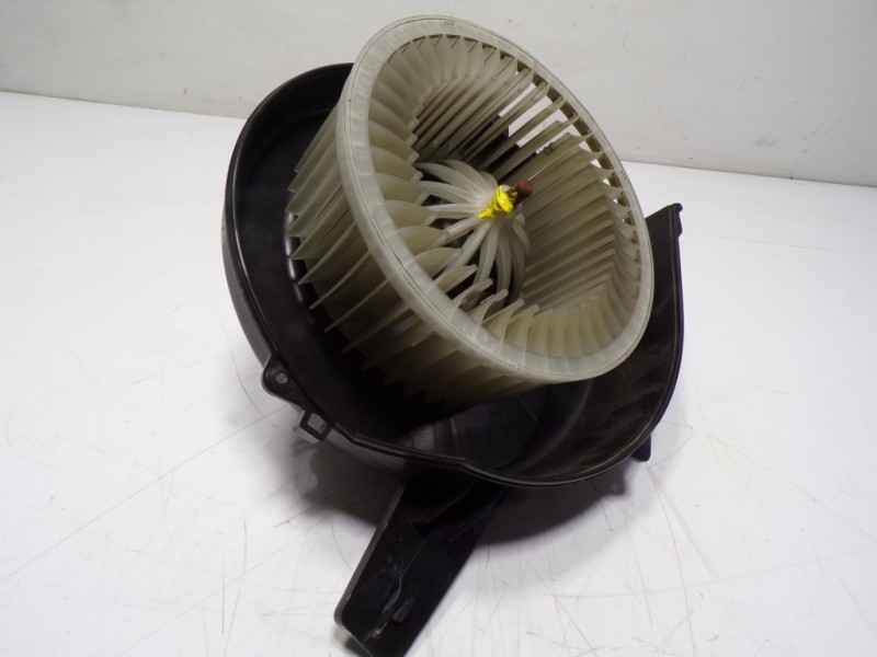 Recambio de motor calefaccion para seat ibiza (6p1) 1.4 tdi referencia OEM IAM 6R1819015 6R1819015A BZ74820