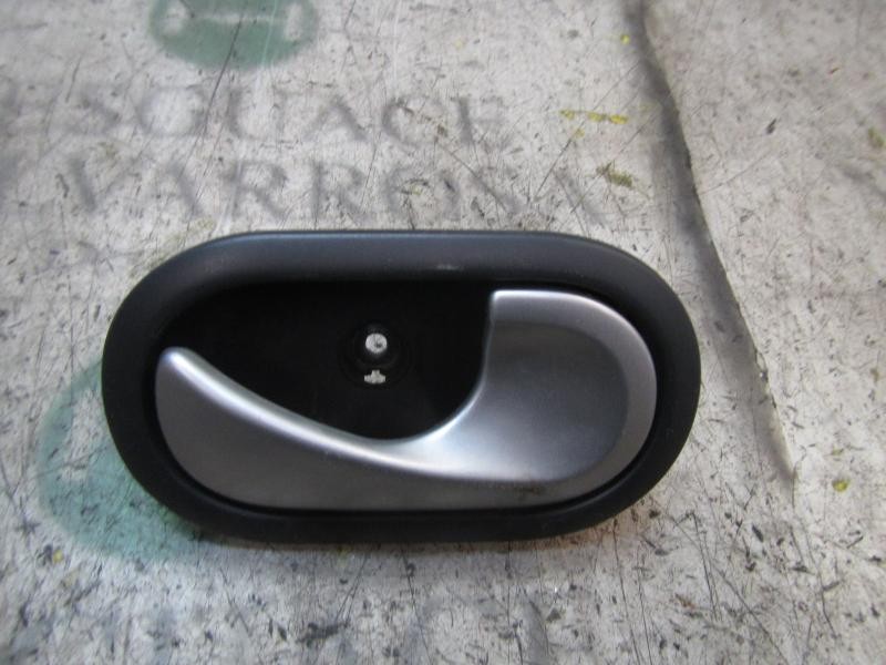 Recambio de maneta interior delantera derecha para renault clio iii 1.5 dci diesel fap referencia OEM IAM   