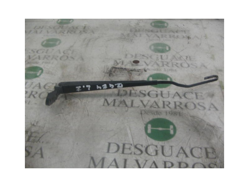 Recambio de brazo limpia delantero izquierdo para citroën xsara coupe 1.6 sx referencia OEM IAM   