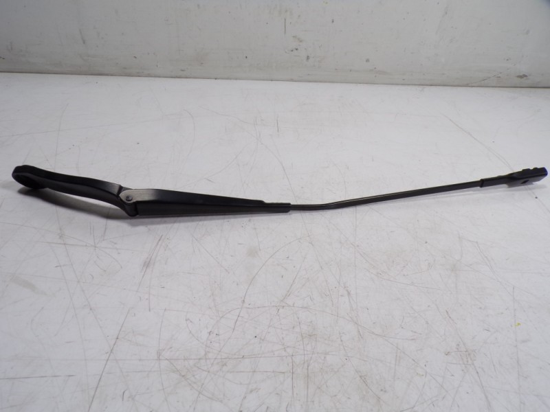 Recambio de brazo limpia delantero derecho para porsche macan (typ ) base referencia OEM IAM 95B955408  