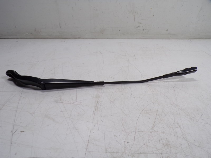 Recambio de brazo limpia delantero izquierdo para porsche macan (typ ) base referencia OEM IAM 95B955407  