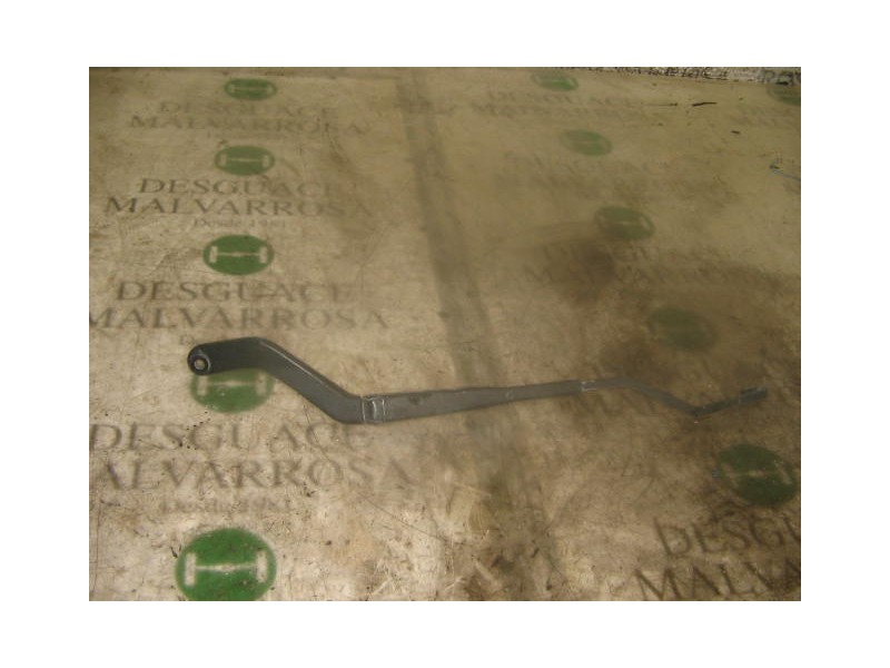 Recambio de brazo limpia delantero izquierdo para citroën saxo 1.5 diesel referencia OEM IAM   