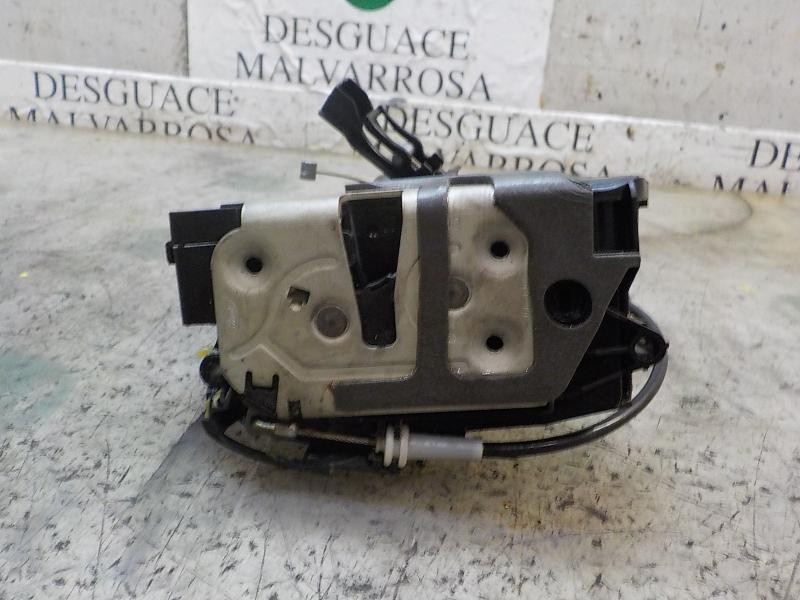 Recambio de cerradura puerta delantera derecha para ford fiesta (ccn) trend referencia OEM IAM 2048282  